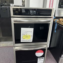 Wall Oven, Frigidaire New Open Box 27” W Double Wall Oven