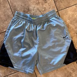 Men’s Nike Shorts Size Medium 