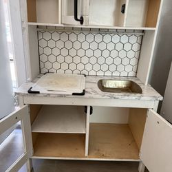Play Kitchen 