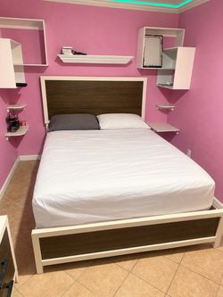 Queen Bed Frame White and Wood set of 3