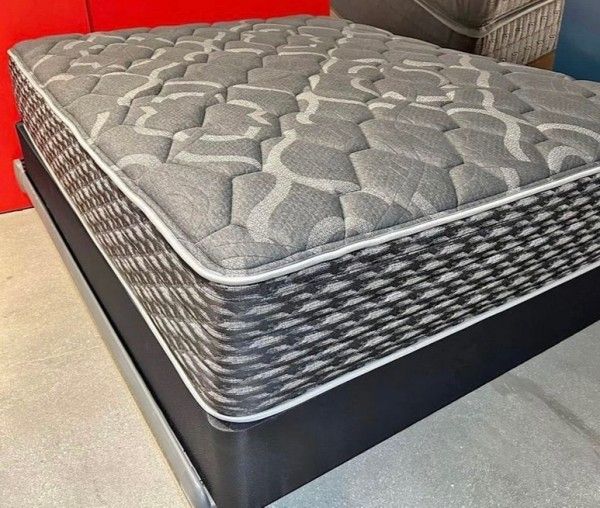 Truckload Mattress Sale! Queen, King, Full and Twin sizes ** from $10