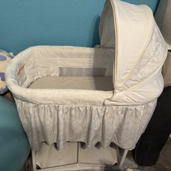 Simmons Baby Bassinet 