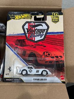 2026 Hot Wheels Premium Ferrari 250 GTO White Car Culture Vintage Racing Car 4/5