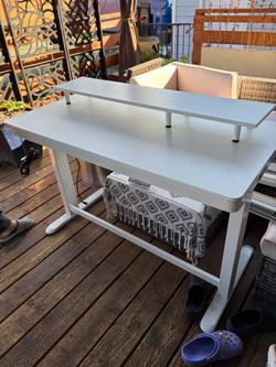 FlexiSpot EW2 48"W Electric Adjustable Standing Desk