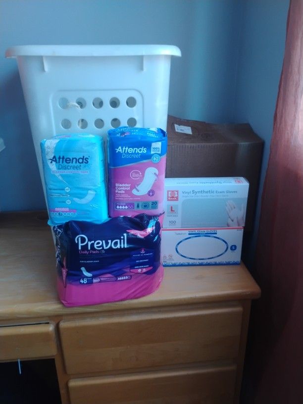 Selling Kotex And Vinyl Synthetic Gloves Small And Large