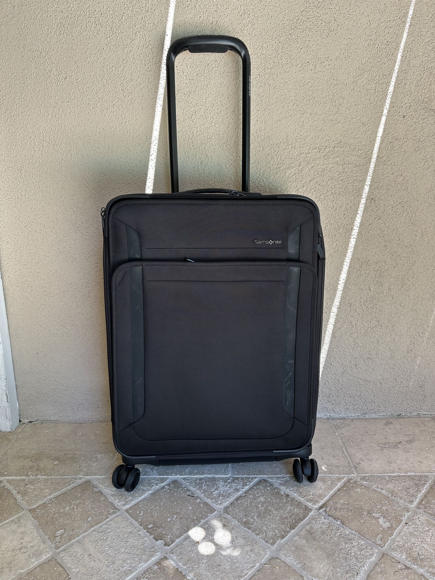 Samsonite Armage II Large Expandable Spinner - Luggage