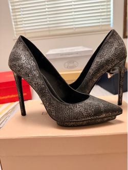 Enzo Angiolini Black Silver Metallic Pointer Pump size 8