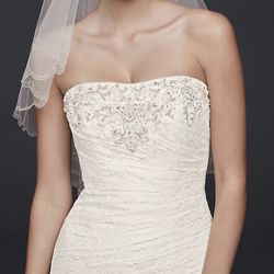 Wedding dress/David Bridal collection .  Aline lace size 18.