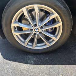 Four BMW 19in Tires 