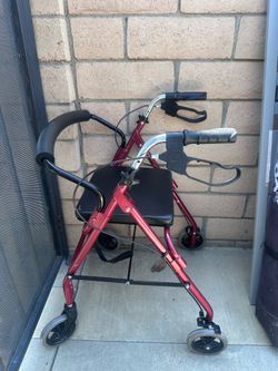 🚶 Rollator Walker with Seat – Excellent Condition – $80 OBO