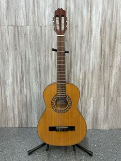 Montana CL-40 Classical Guitar (PO1019874) -Good Condition