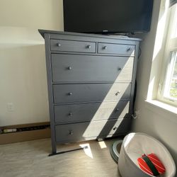 Upright Dresser