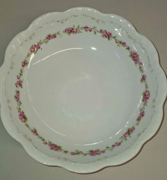 Porcelain flower shaped serving bowl, white with pink flower and leaf wreath, gold scrolling scalloped edges 9 inch diameter A58V874