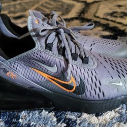 Nike 270 Size 5.5Y 