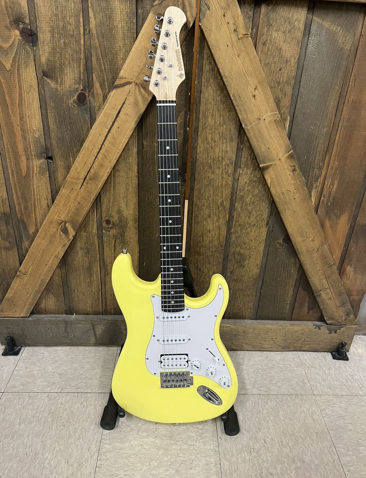 Donner Standard Series Electric Guitar Yellow/white *5050
