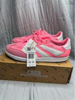 Adidas predator Freestyle indoor ( soccer shoe)