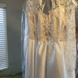 Wedding Dress Size 14- 18 / $85 OBO