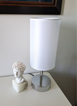 NEW Table Lamp, 3-way dimmable, touch control w/2 USB ports