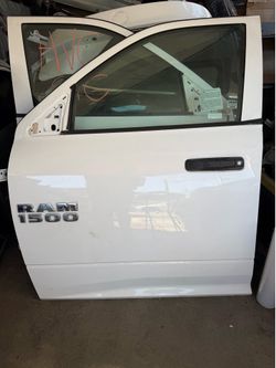 2009-2018 DODGE RAM 1500 LEFT SIDE FRONT DOOR COMPLETE