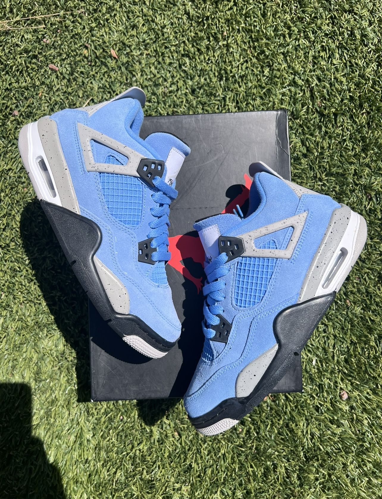 Jordan 4 Retro “University Blue” Size 5.5Y