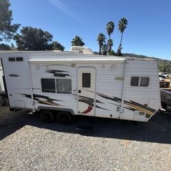 2006 Attitude 19FK Toy hauler