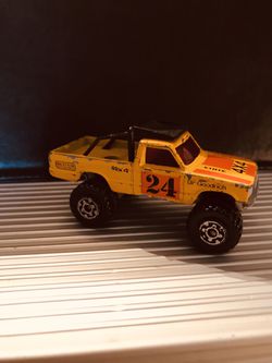 Vintage Matchbox 4x4 Open Back Truck (small plastic piece in the back has a crack 1/64