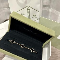 Van Cleef & Arpels five-flowered black lucky four-leaf clover bracelet