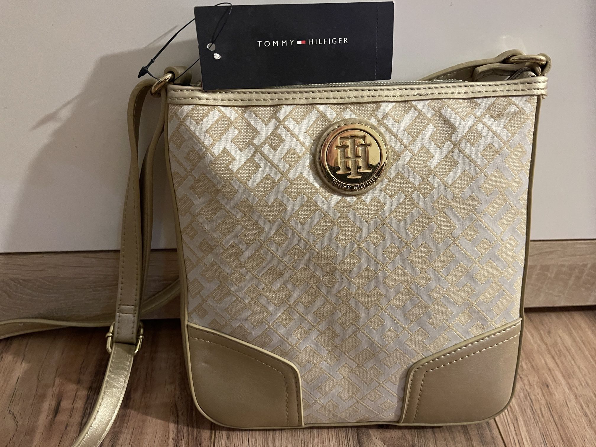 Purse Tommy Hilfiger brand new with tags