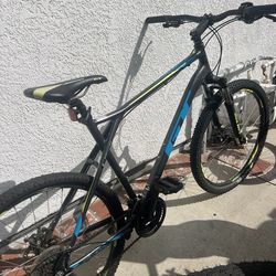 GT Agressor Pro Mountain Bike