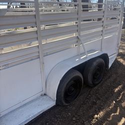 Livestock trailer double axel/tittle