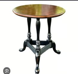 Vintage English Queen
Anne Style Small Pedest...