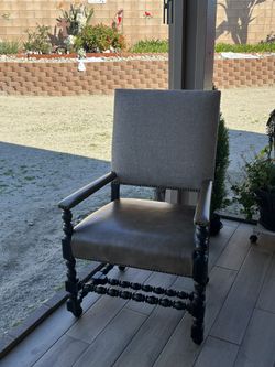 Beautiful Rolling Chair Country Comfort Arm.
