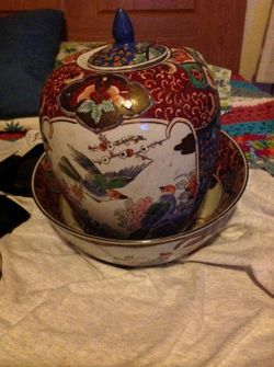 Vintage basin and pitcher