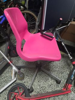 Free rolling chair