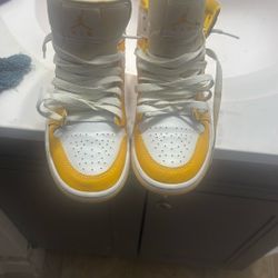 Jordan 1 Mid