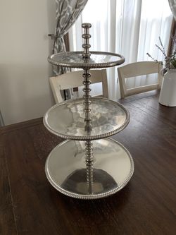 Boutique Round 3-Tiered Tray