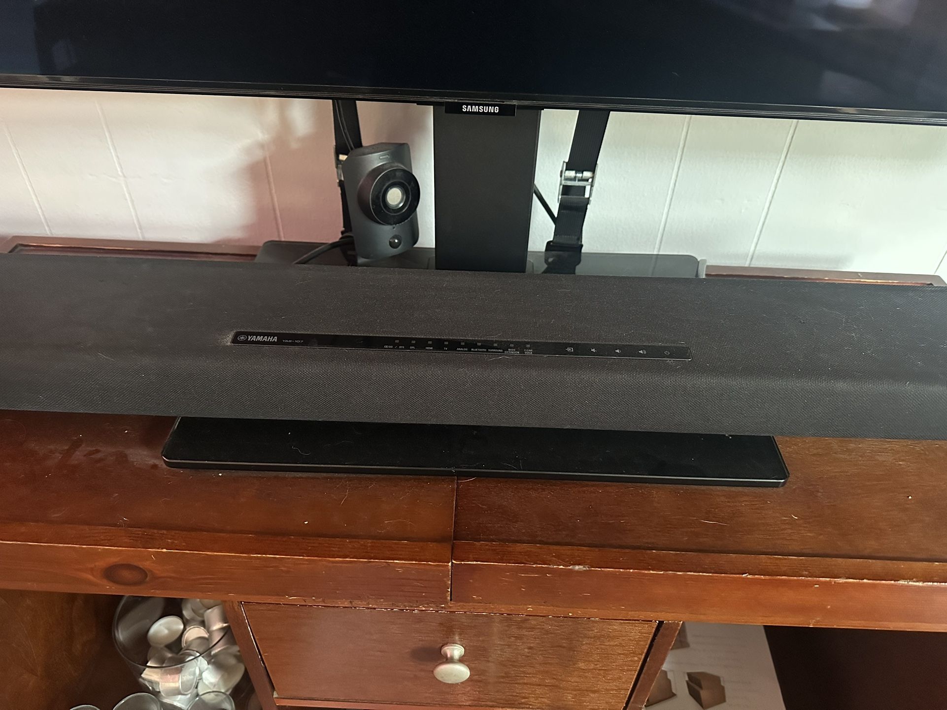 Yamaha YAS-107BL Sound Bar with Dual Built-In Subwoofers & Bluetooth Black