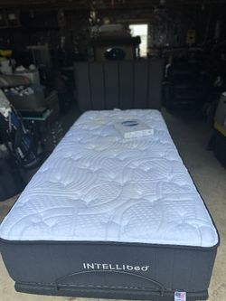 Twin XL Intelli Mattress, Adjustable Base And Padded Headboard 