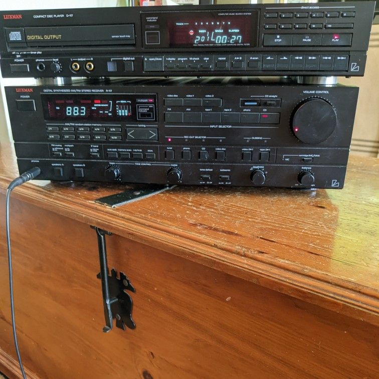 Luxman 117 Receiver and CD Player (160wpc)