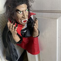 Vintage GEMMY Halloween Animated Decor 24" Hanging Animated Vampire Dracula