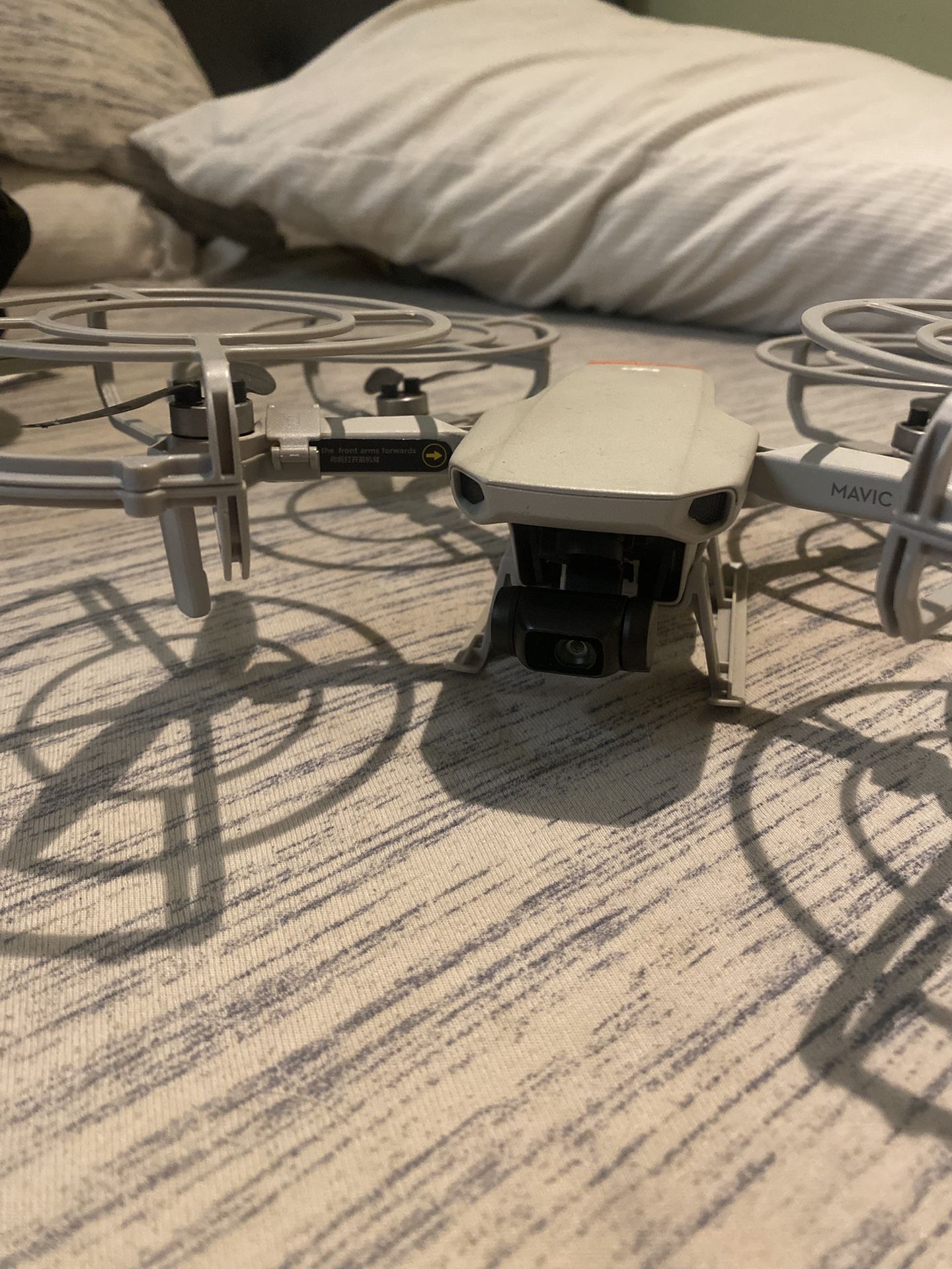 DJI MAVIC MINI drone That Comes With 2 Batteries, Controller , Fan Blades and A Carrying Bag