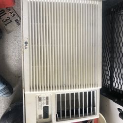 LG. cold and hot air 220 Vtl