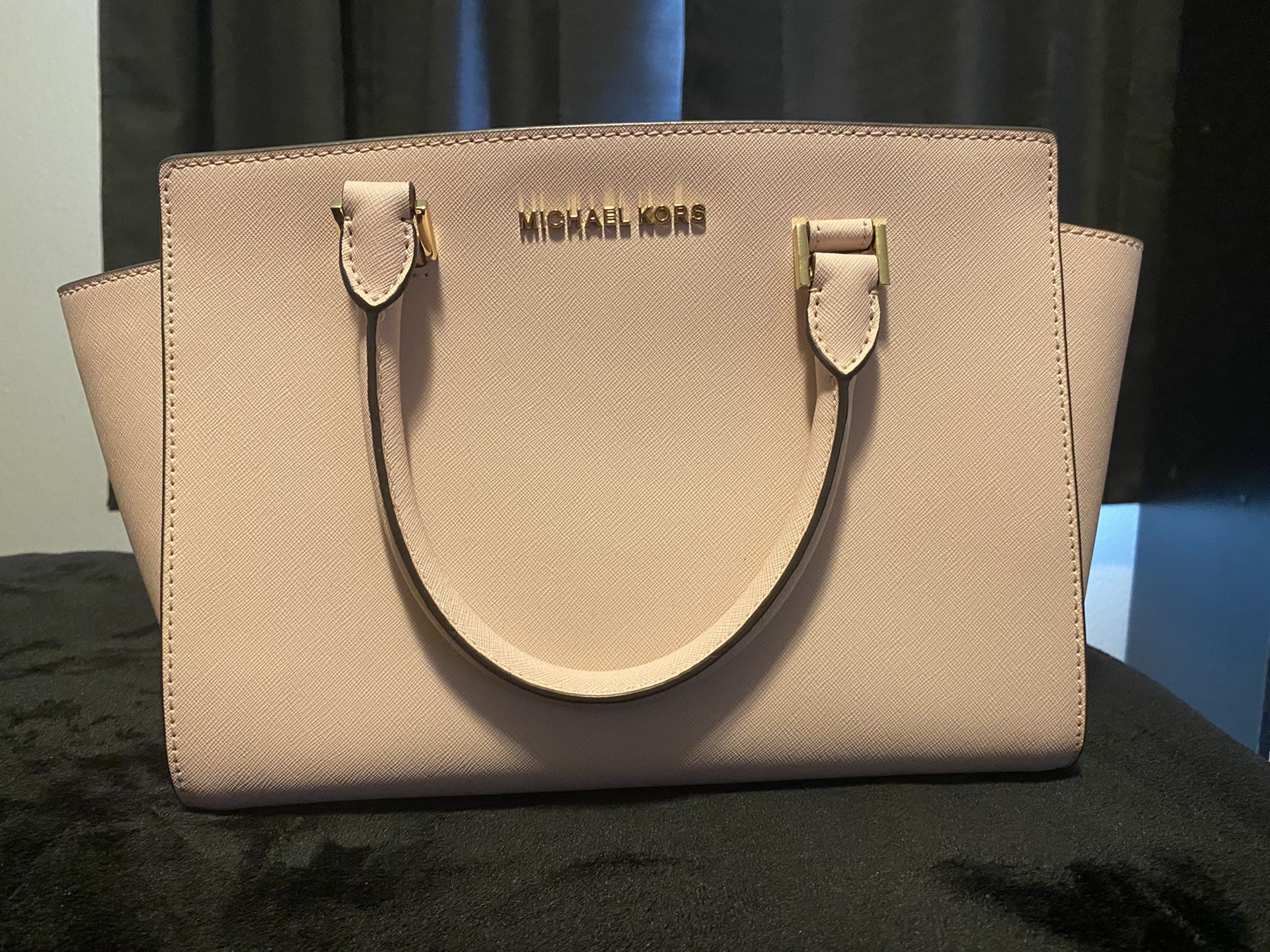 Michael kors Voyager Tote for Sale in Seattle, WA - OfferUp