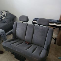 2006 Dodge Caravan Middle Seat