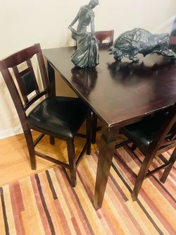 Counter Height Kitchen set (36” tall table)