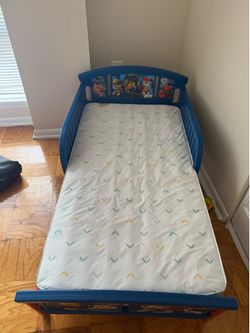 Delta kids bed frame with mattress