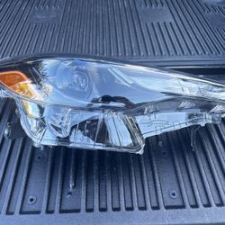 Toyota Corolla Cross Nightshade Right Passenger Side Headlight Luz Derecha Pasajera 2024