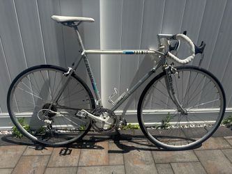 Vintage Schwinn Prelude Road Bike - Excellent Condition