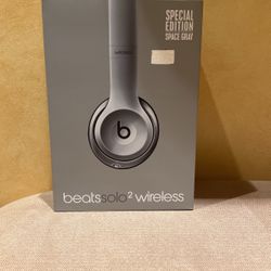 Special Edition Space Gray Beat Solo 2 Wireless