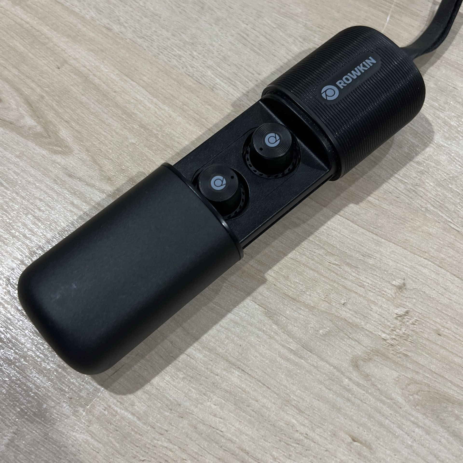 Rowkin Black Wireless Earbud Headphones With Charging Case
